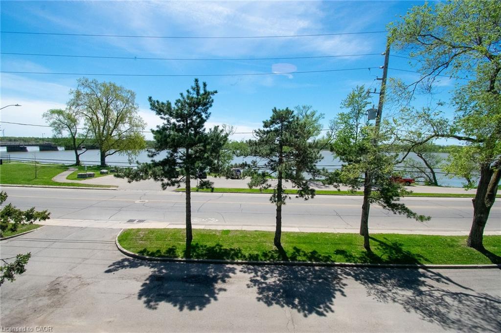 22-139 Main Street W Property Photo 6