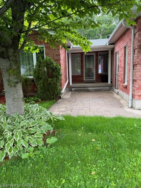 1029 Dina Crescent Property Photo 5