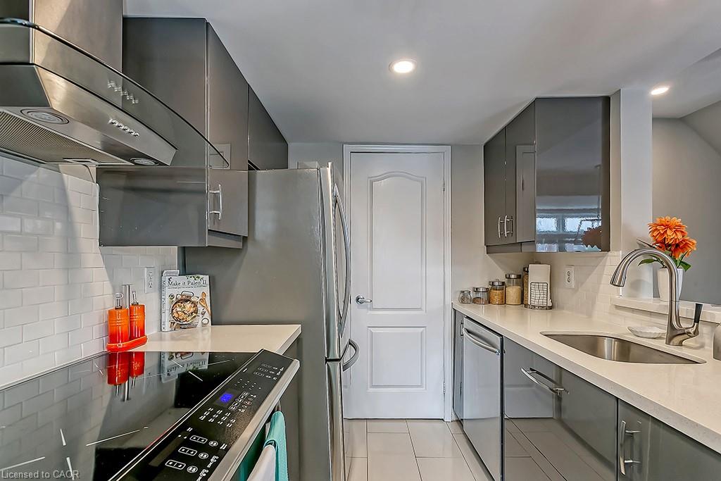 2386 Munn's Avenue E Property Photo 10