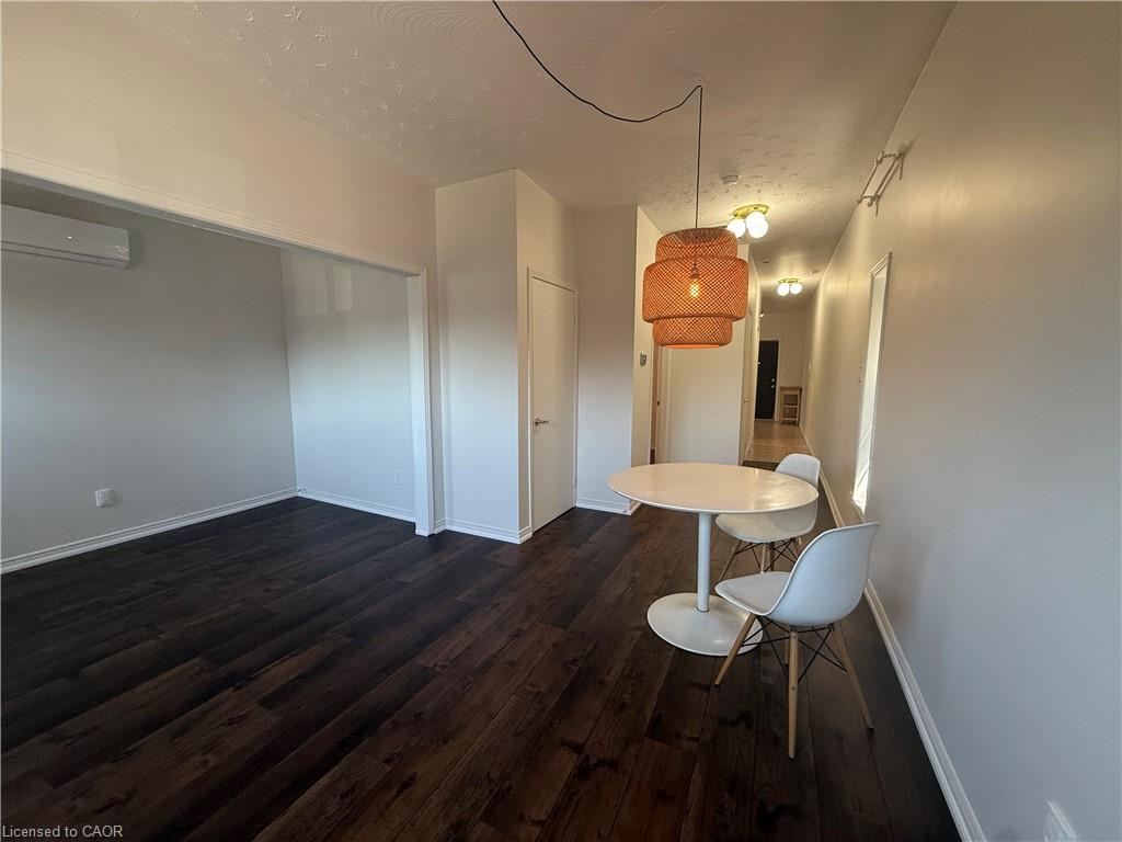 359 Barton Street E Property Photo 1