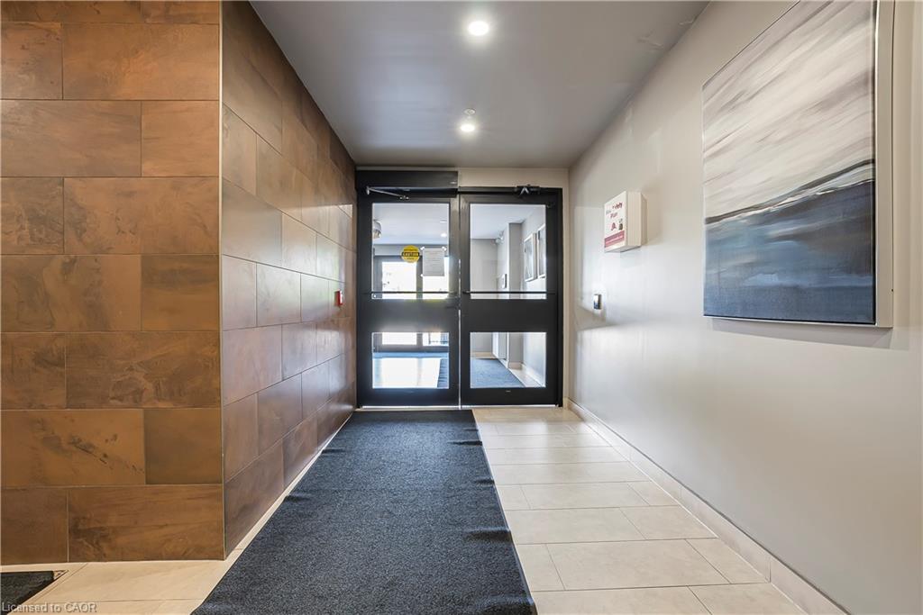 403-25 Kay Crescent Property Photo 4