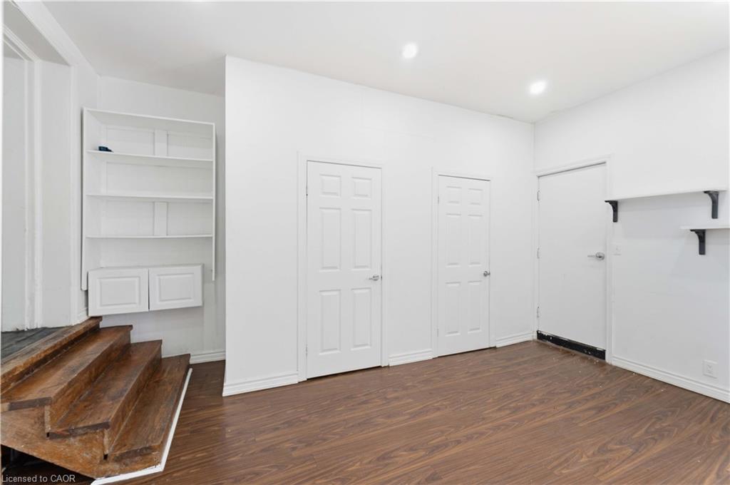 3-750 Barton Street E Property Photo 4