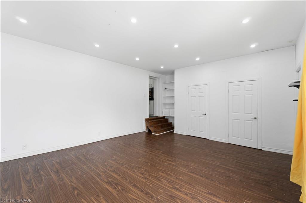 3-750 Barton Street E Property Photo 5