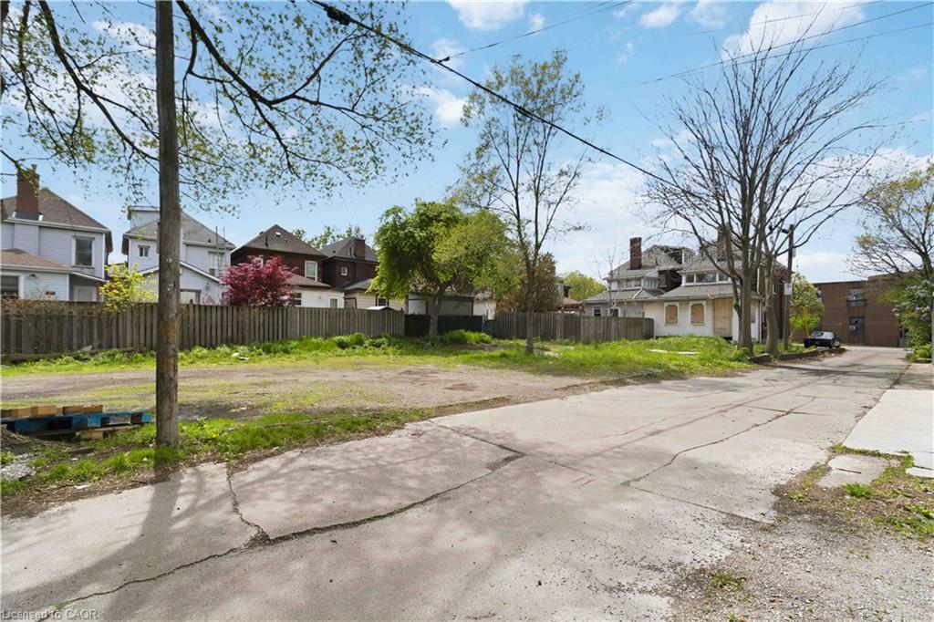 3-750 Barton Street E Property Photo 23