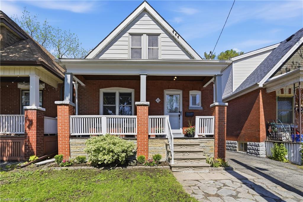 43 Cameron Avenue N Property Photo 1