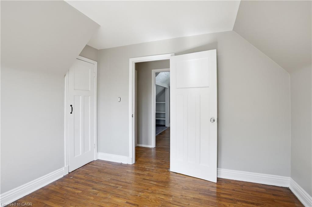 43 Cameron Avenue N Property Photo 14