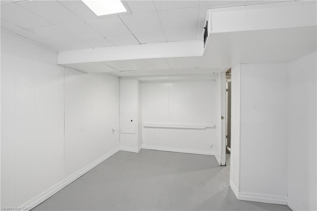 43 Cameron Avenue N Property Photo 19
