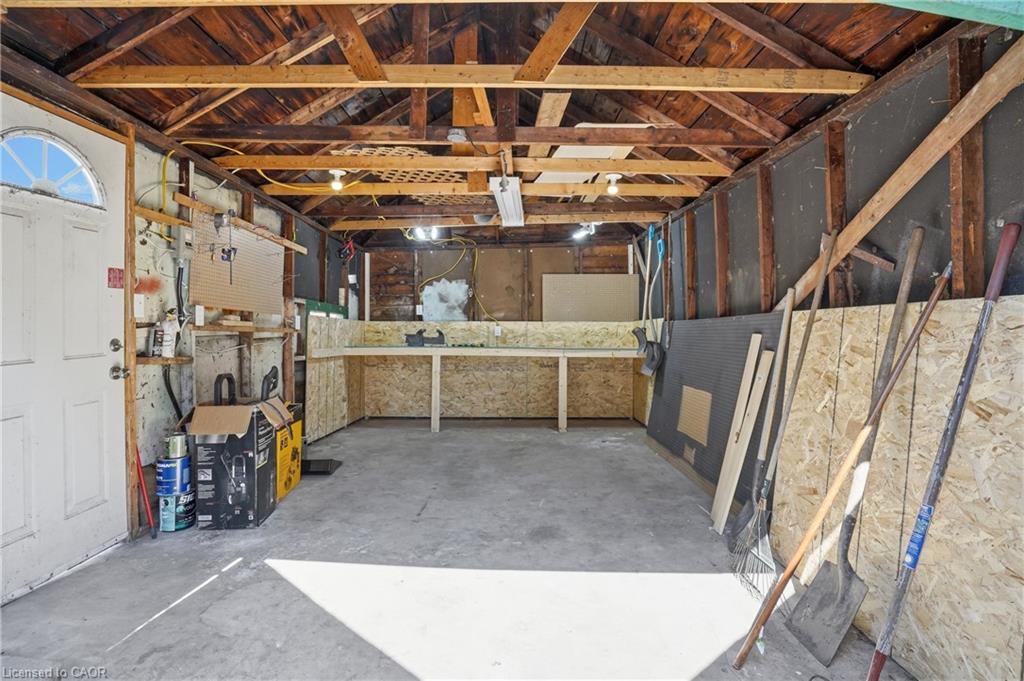 43 Cameron Avenue N Property Photo 26