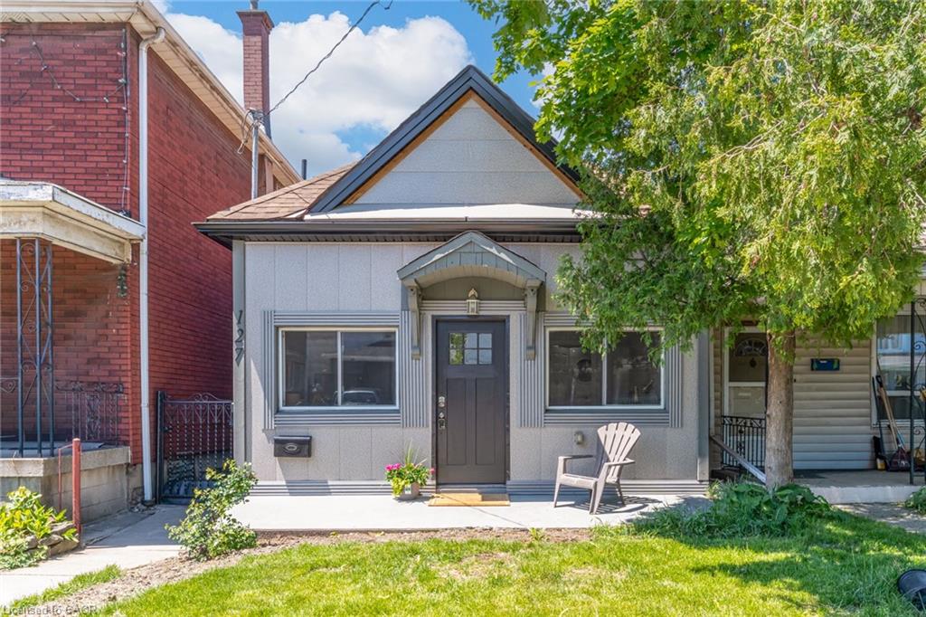 127 Barnesdale Avenue N Property Photo 1
