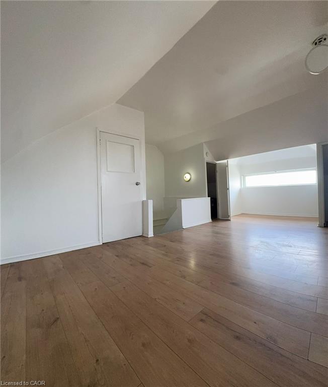 10 Fairleigh Avenue N Property Photo 10
