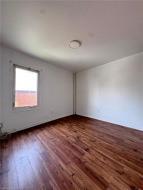 10 Fairleigh Avenue N Property Photo 13