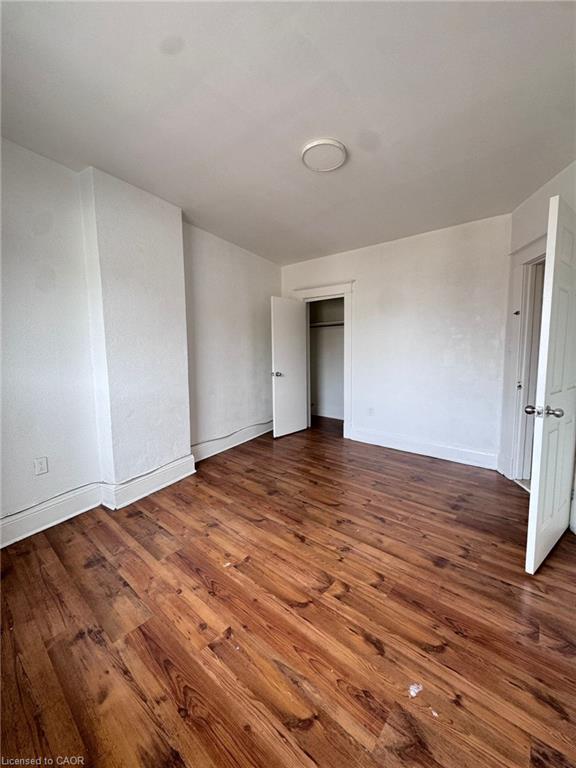 10 Fairleigh Avenue N Property Photo 14