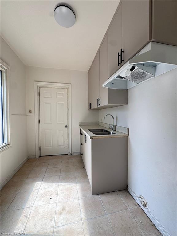 10 Fairleigh Avenue N Property Photo 17