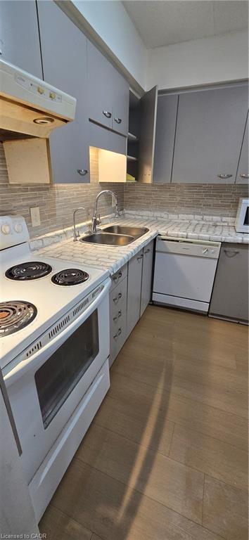 6-3085 Kingsway Drive Property Photo 10