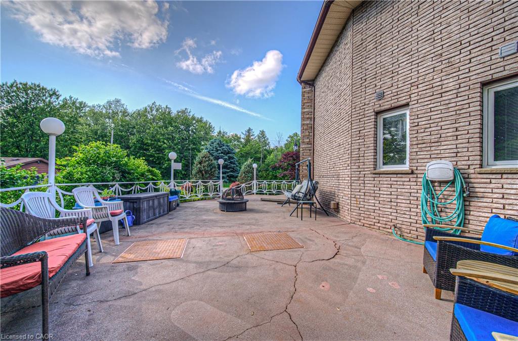 35 Robinson Road Property Photo 5
