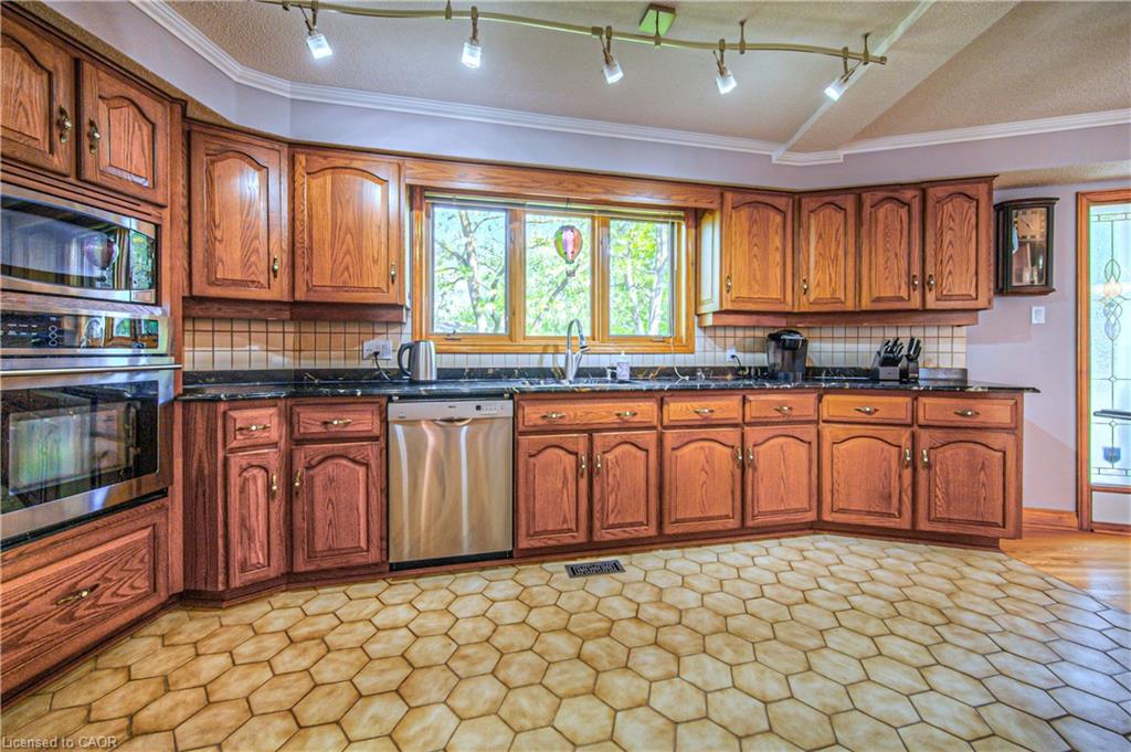 35 Robinson Road Property Photo 23