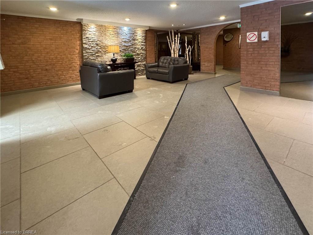 304-1100 Jalna Boulevard Property Photo 2