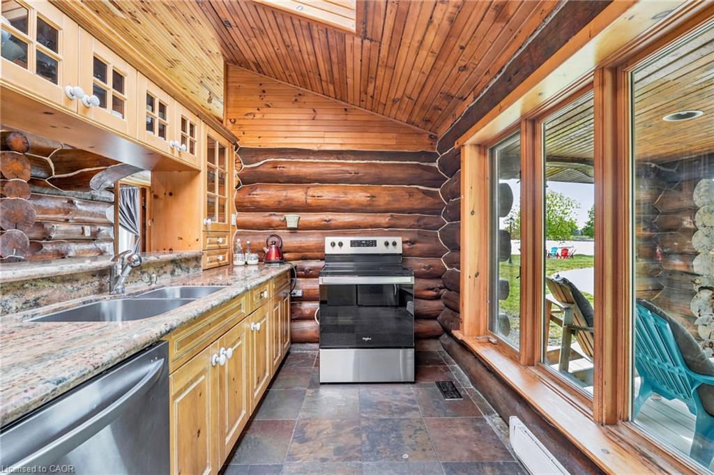 678 Chantler Road Property Photo 11