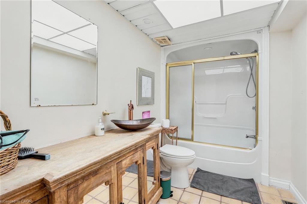 678 Chantler Road Property Photo 27