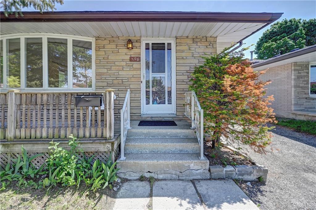 106 Kimberly Crescent Property Photo 2