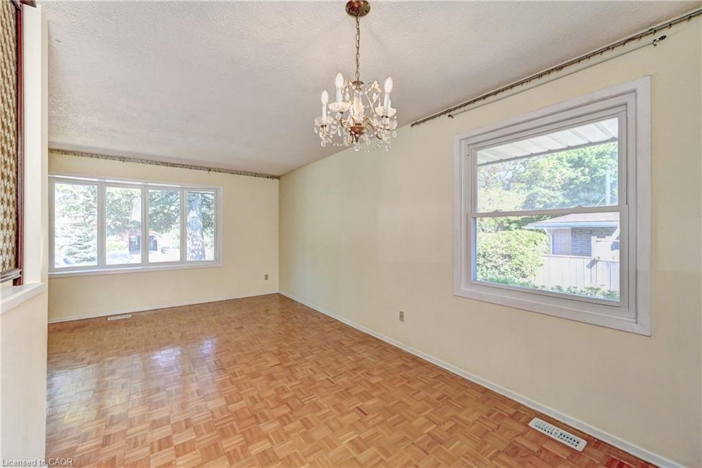 106 Kimberly Crescent Property Photo 10