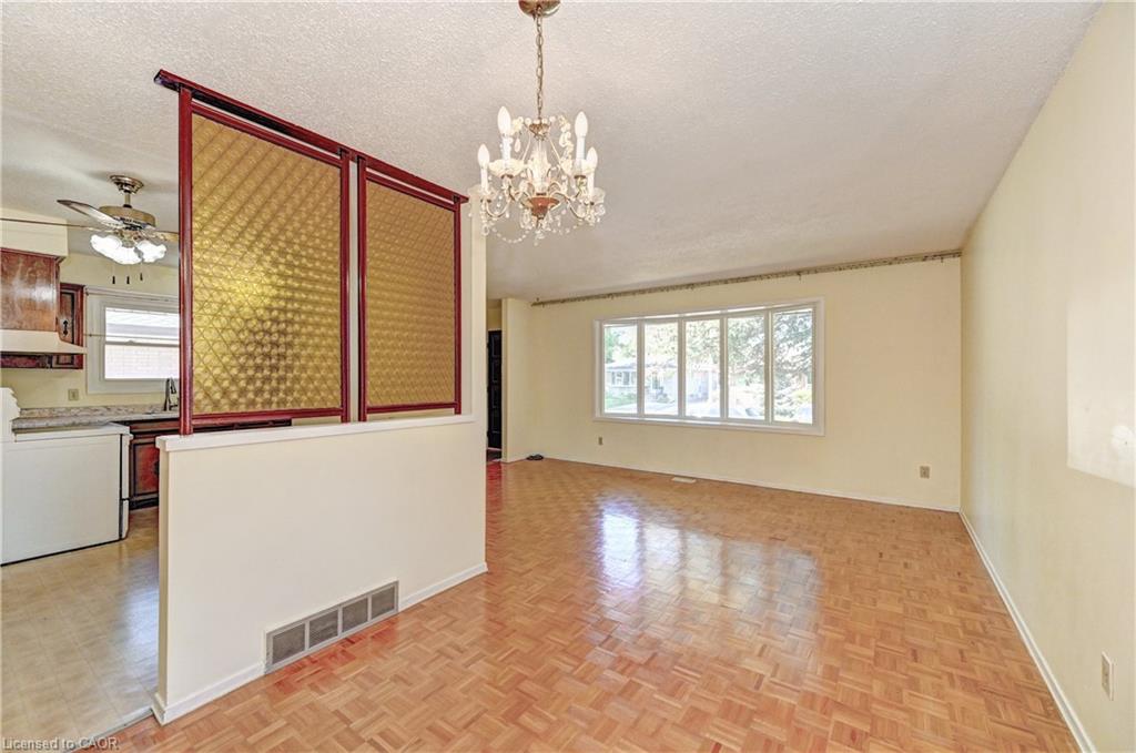 106 Kimberly Crescent Property Photo 12