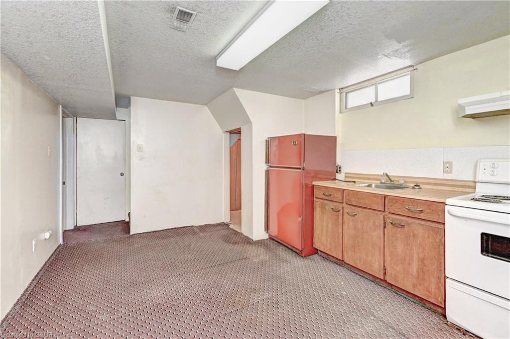 106 Kimberly Crescent Property Photo 29