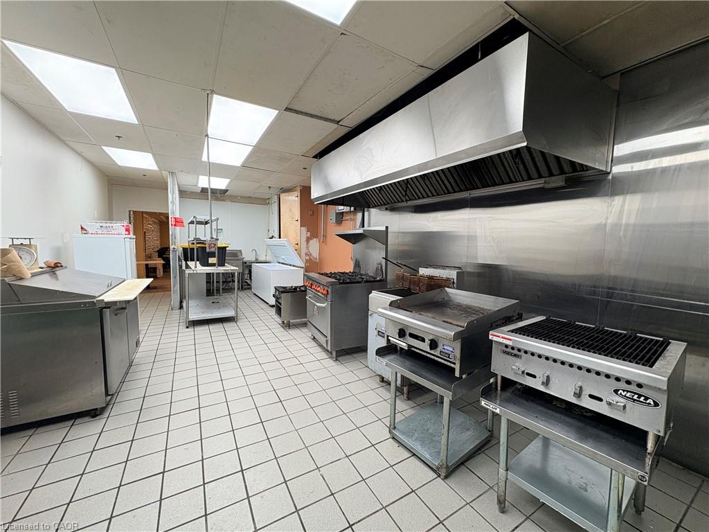 54 James Street N Property Photo 19