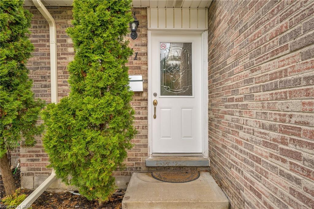 41-1420 Garth Street Property Photo 3