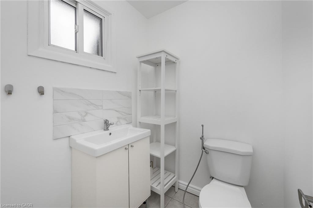 41-1420 Garth Street Property Photo 4
