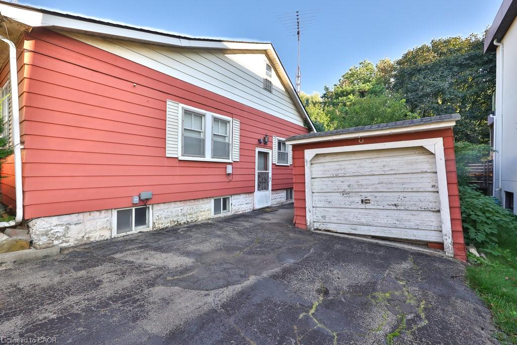 945 Beechwood Avenue Property Photo 17