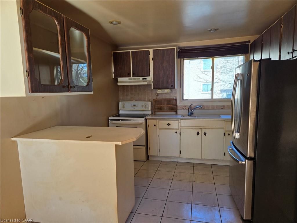 2-95 Fonthill Road Property Photo 3