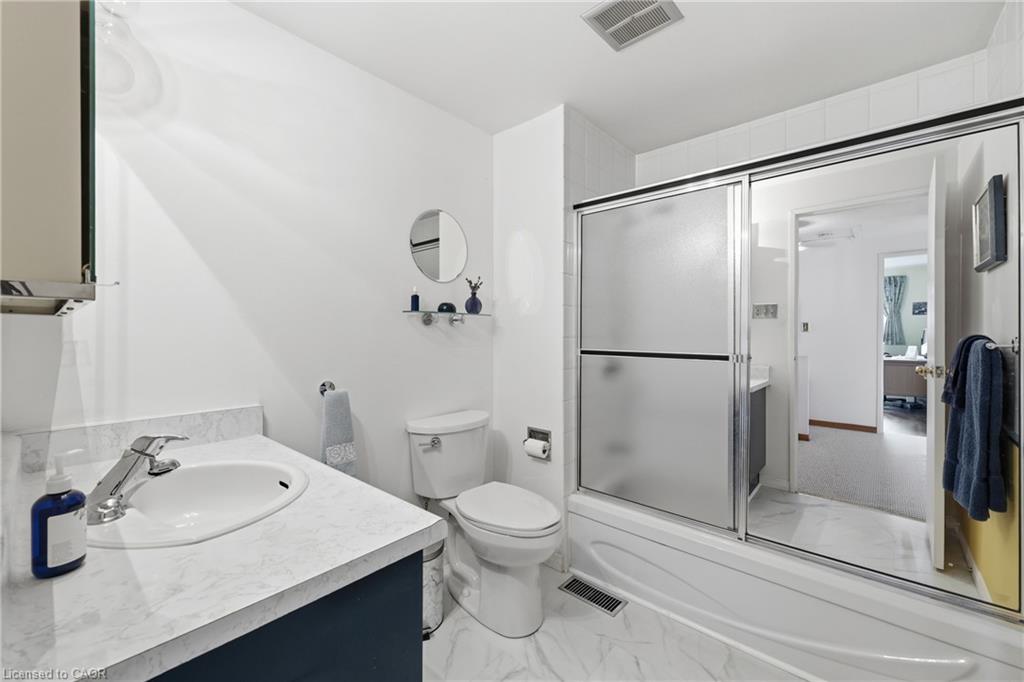 21-299 Limeridge Ridge W Property Photo 28