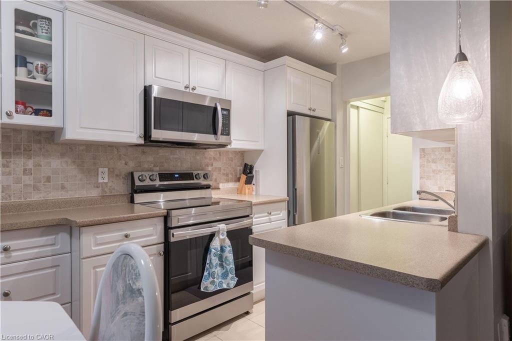 209-6390 Huggins Street Property Photo 10