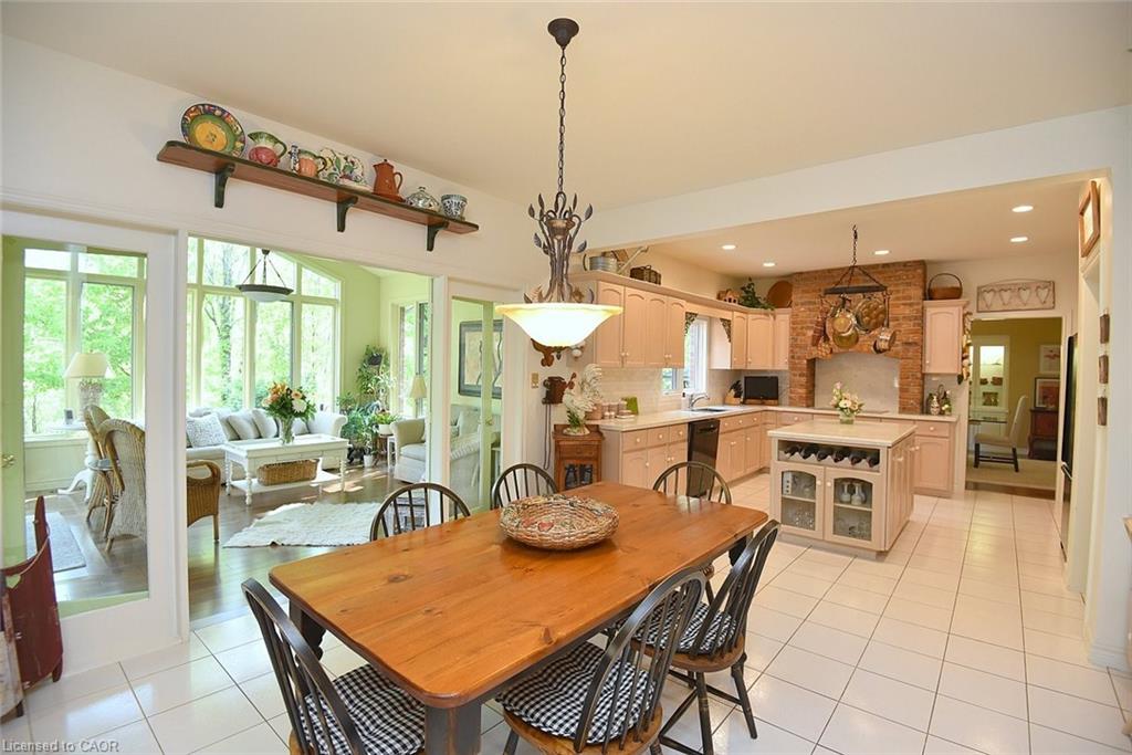 712 Robson Road Property Photo 13