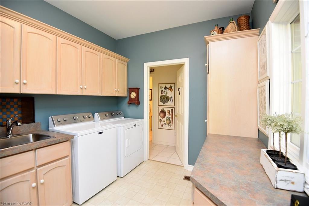 712 Robson Road Property Photo 18