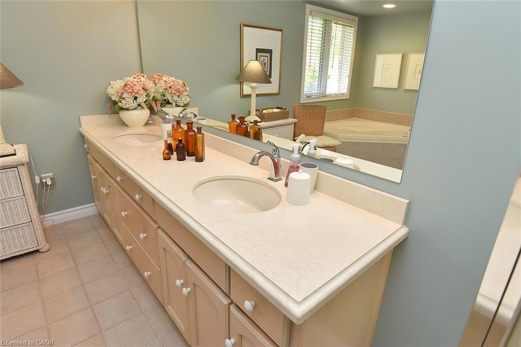 712 Robson Road Property Photo 27