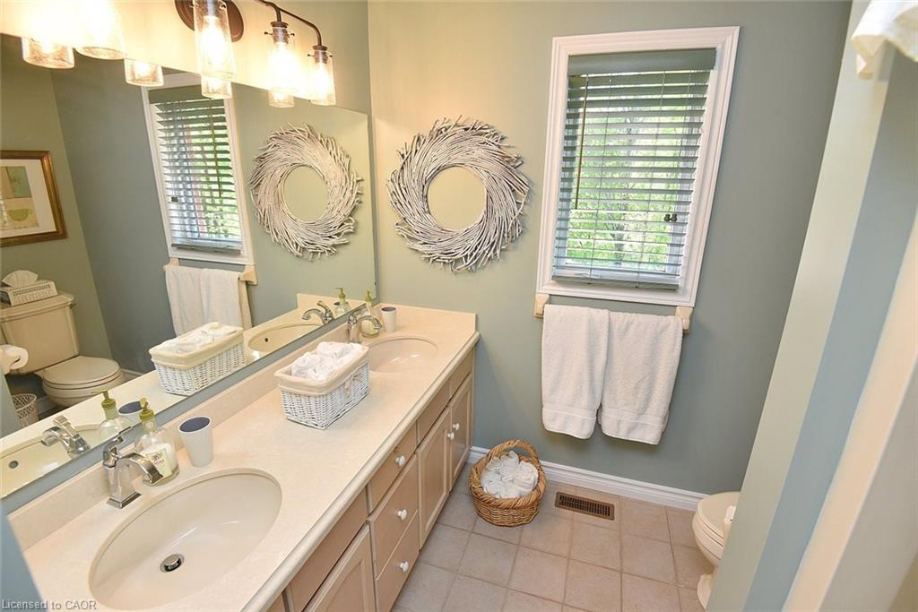 712 Robson Road Property Photo 31