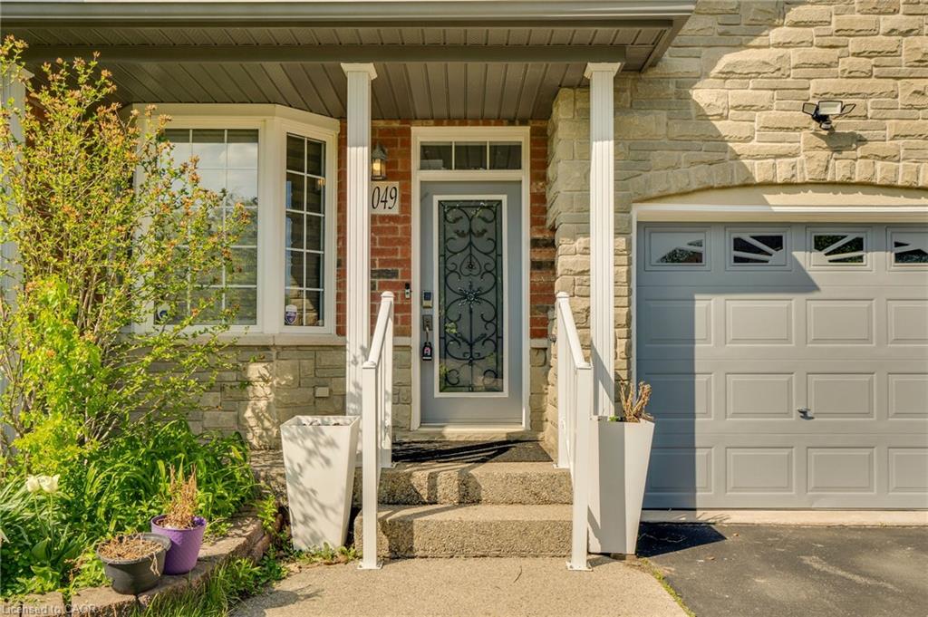 4049 Medland Drive Property Photo 4