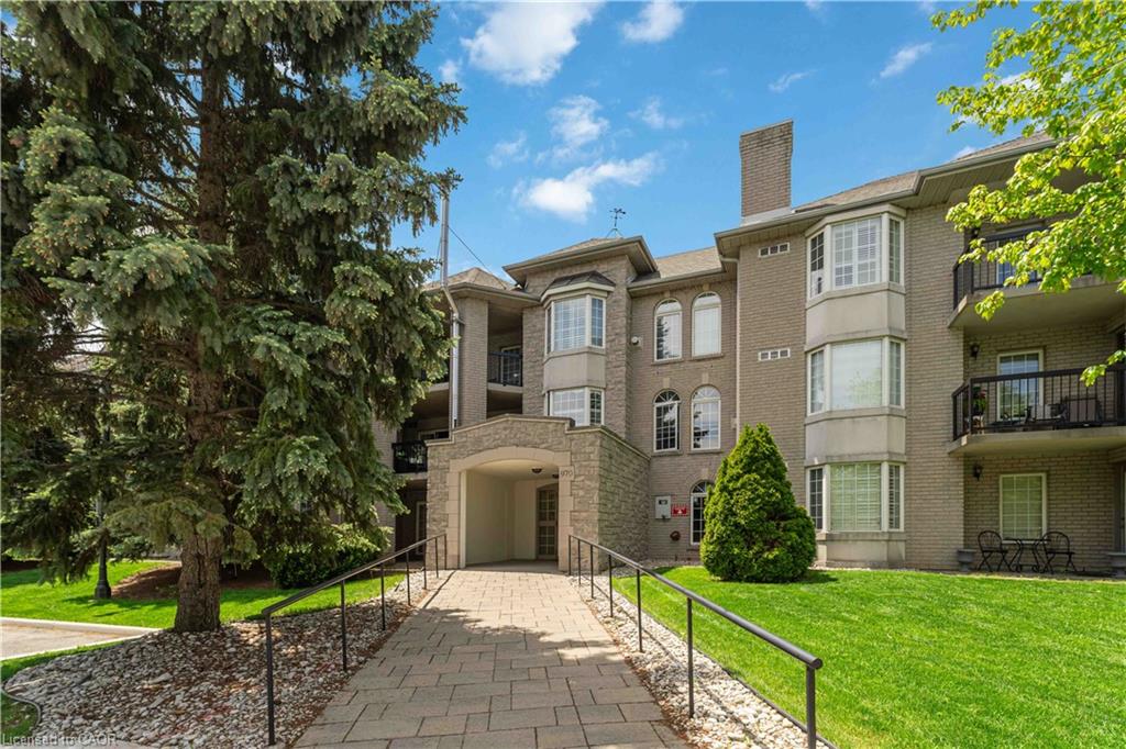 205-970 Golf Links Road Property Photo 1