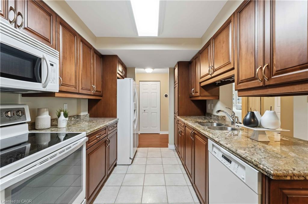 205-970 Golf Links Road Property Photo 20