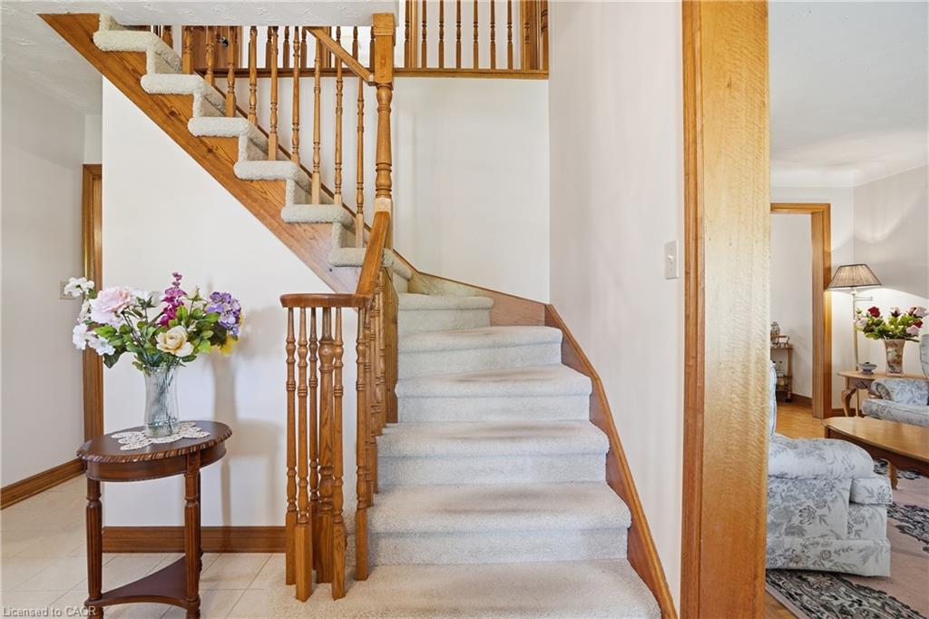 11 Greenbriar Court Property Photo 2