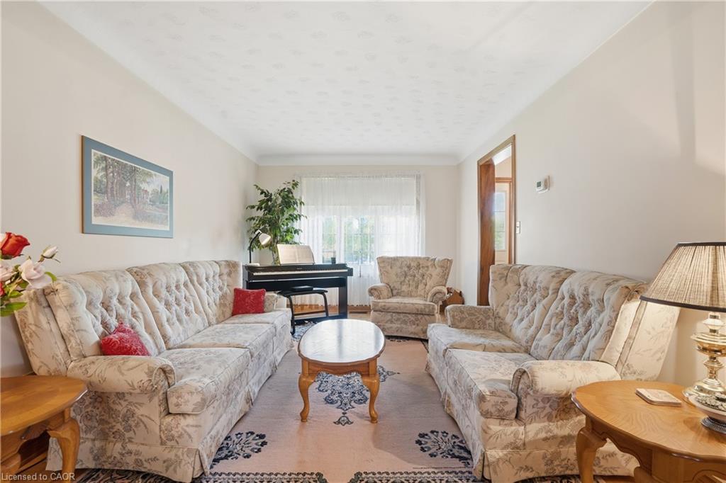 11 Greenbriar Court Property Photo 3