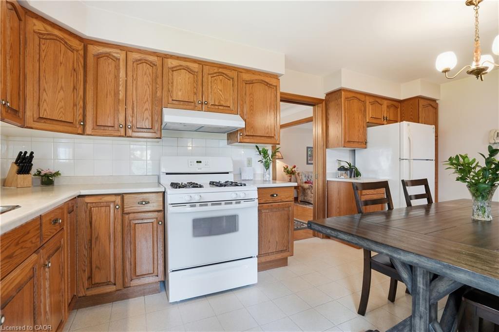 11 Greenbriar Court Property Photo 8
