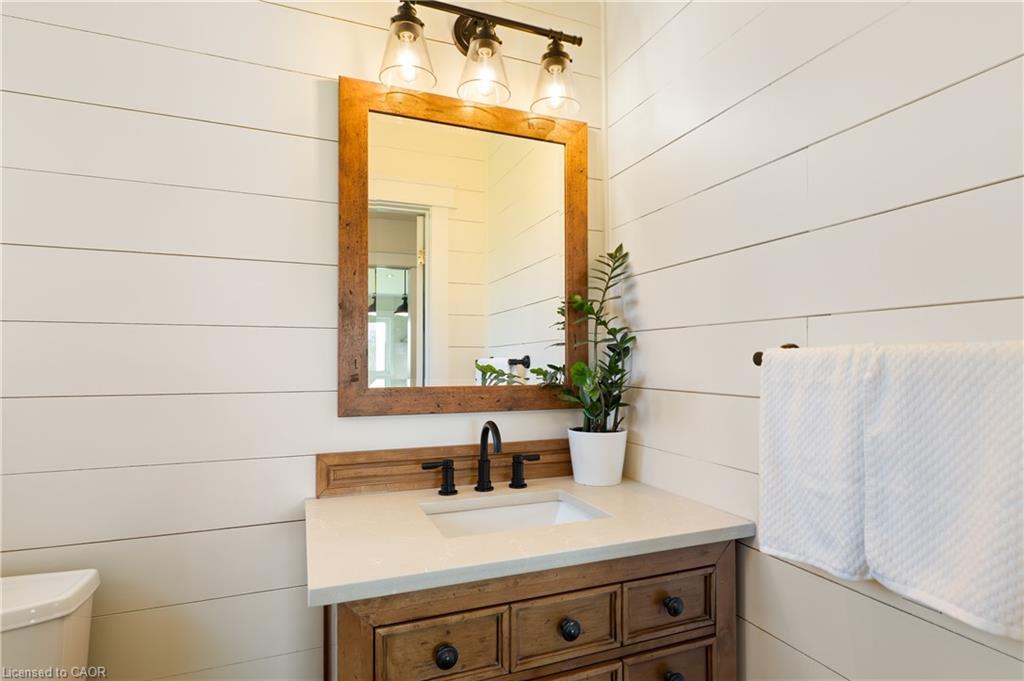 5902 Sideroad 6 N Property Photo 15