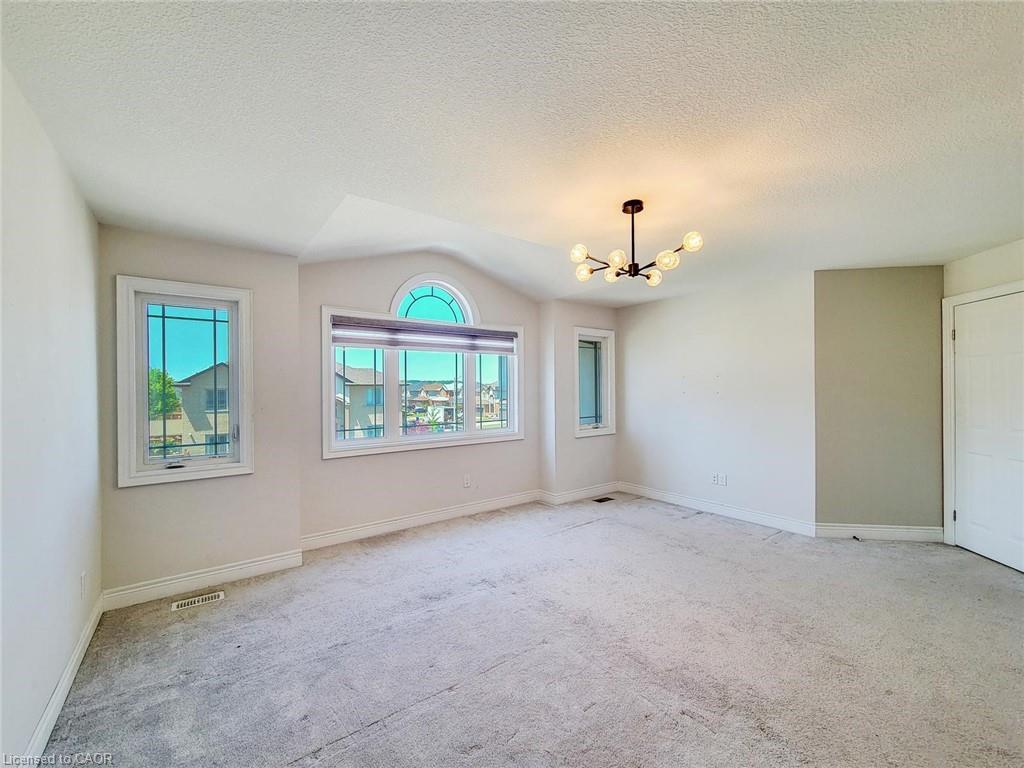 7 Chardonnay Street Property Photo 23