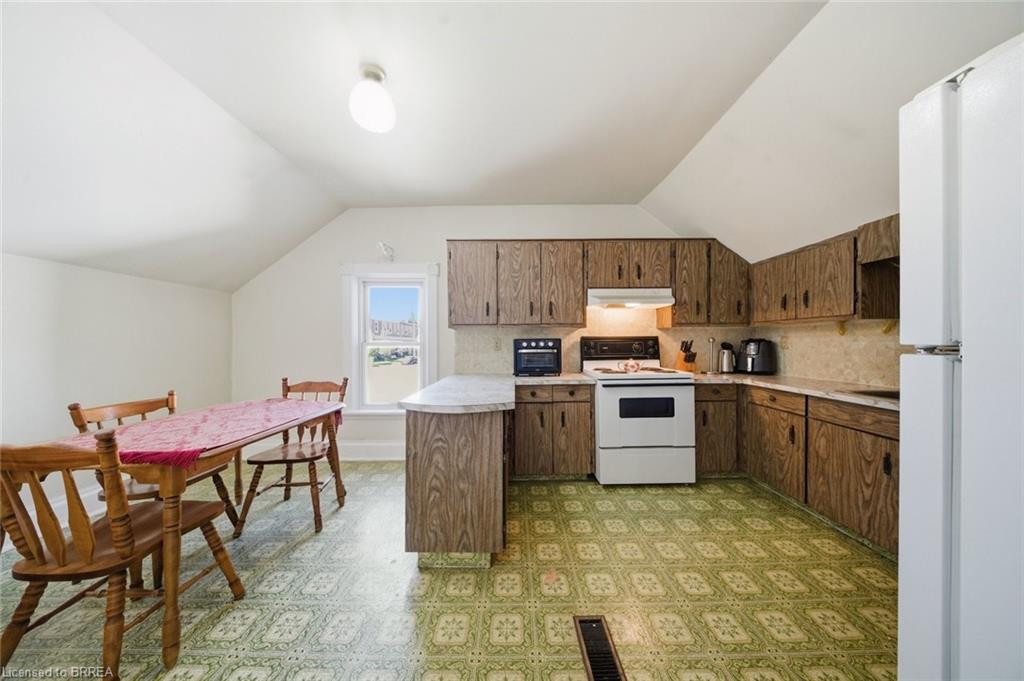 76 Brock Street Property Photo 16