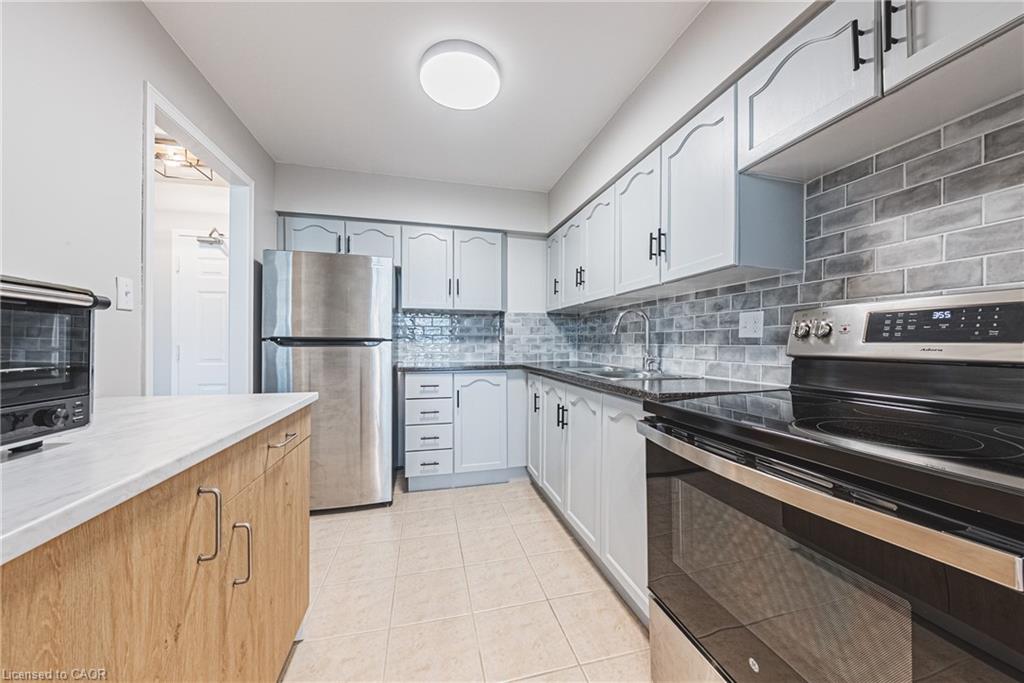 103-180 Limeridge Road W Property Photo 4