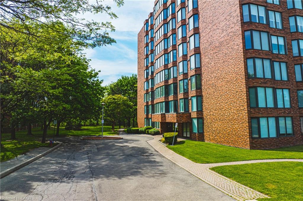 103-180 Limeridge Road W Property Photo 16