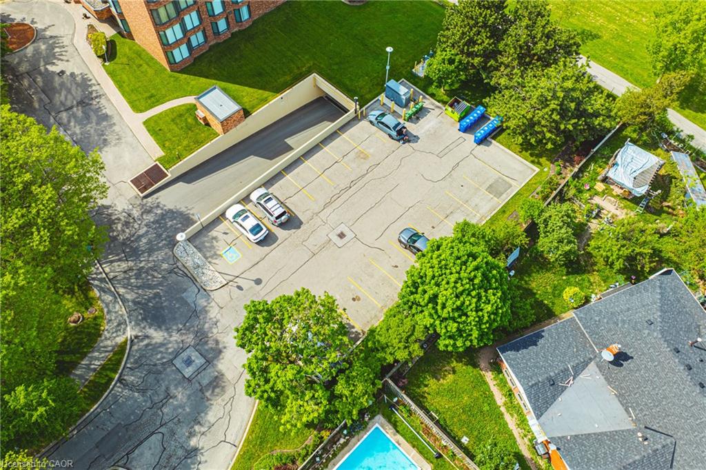 103-180 Limeridge Road W Property Photo 19